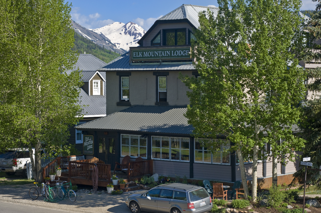 The Elk Mountain Lodge- Crested Buttes finest lodging