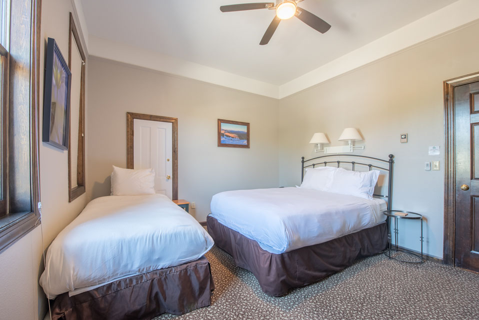 Room #3: 1 Queen and 1 Twin Bed
