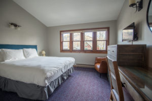 Room #2- 1st Floor Queen
