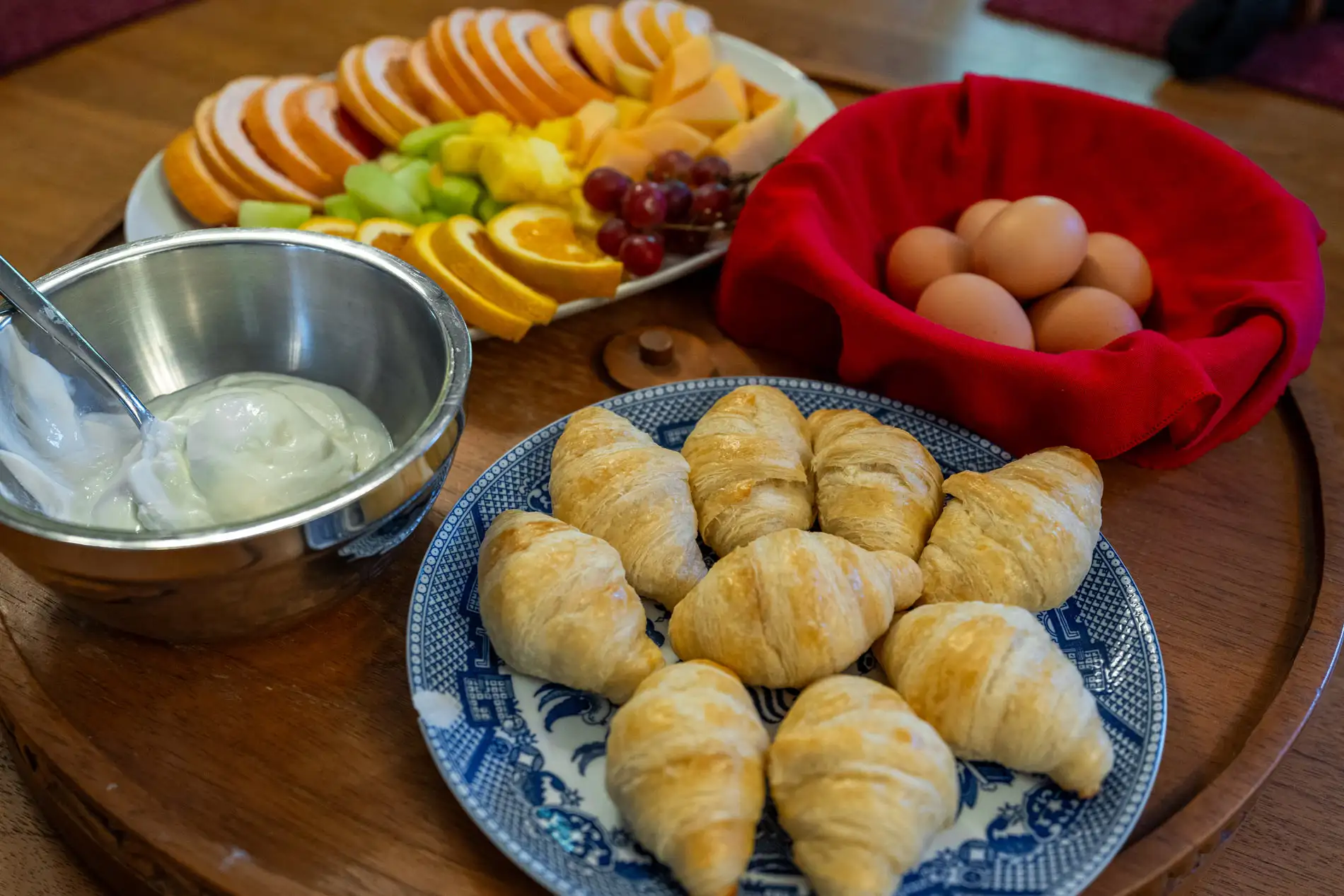 Complimentary full breakfast with fresh croissants and fruit at Elk Mountain Lodge, Crested Butte