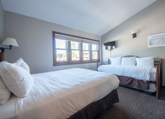 ROOM 3 Room #3: 1 Queen and 1Twin Bed